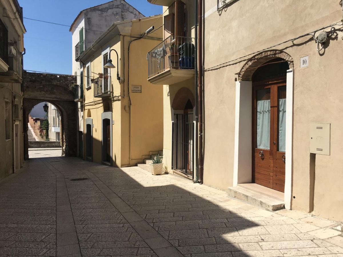 Appartamento Le volte nel borgo Termoli Esterno foto
